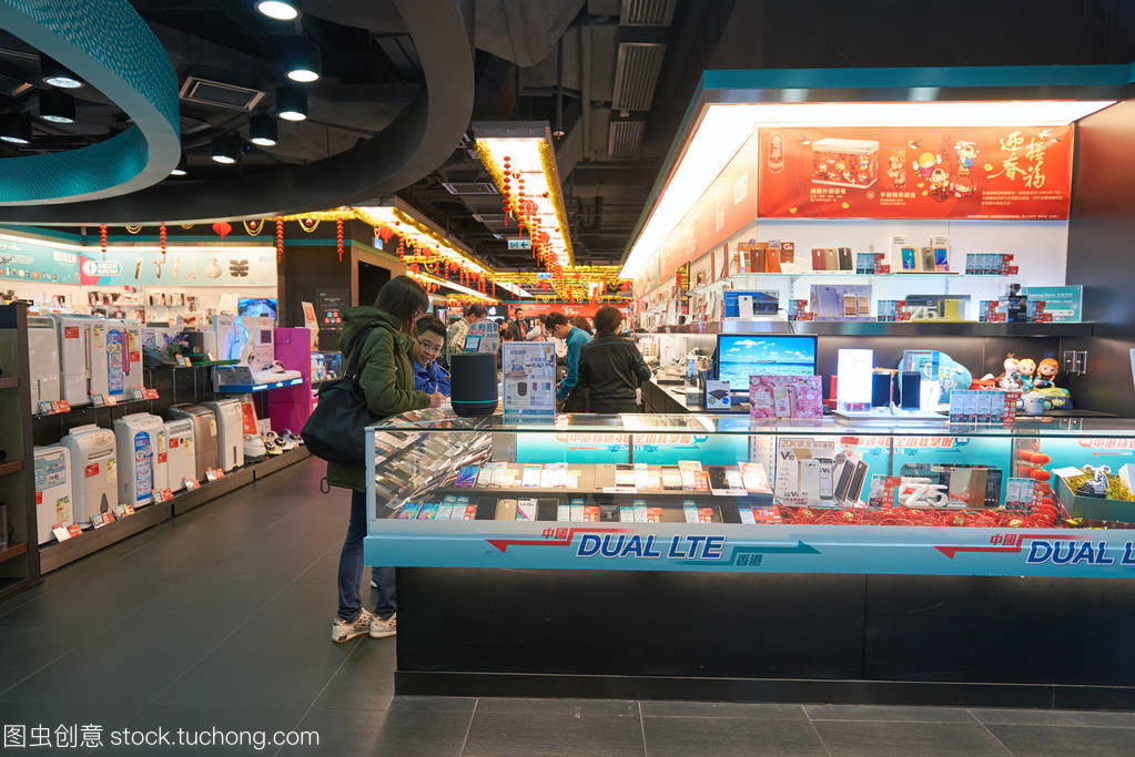 科技生活觸手可及 探秘購物中心電子商店的通訊設備銷售熱潮