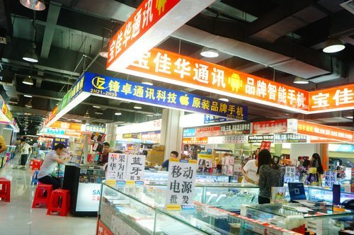 繁華褪去？實拍深圳賽格寶安電子城室內景觀，昔日熱鬧難覓